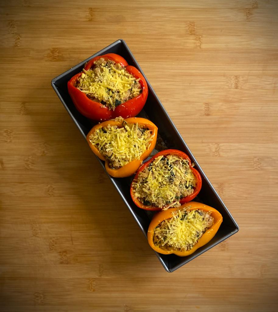 Bild von veganen gefüllten Paprika mit Couscous
